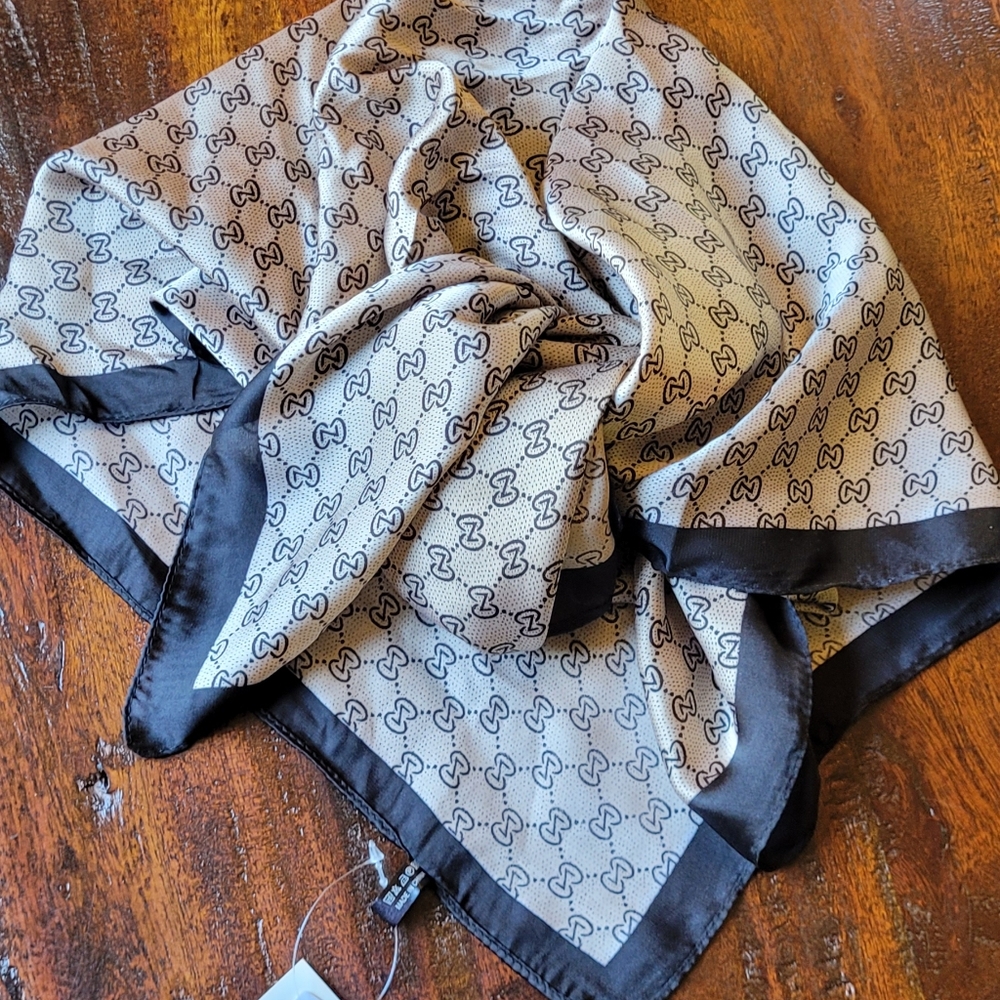 Women's scarf